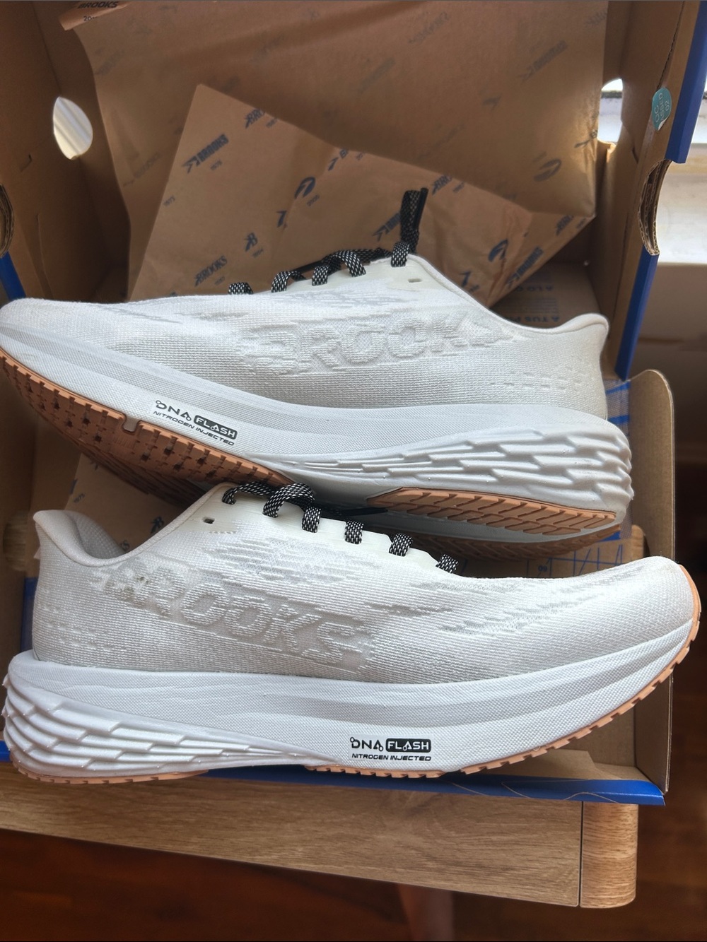 Brooks Launch 11 Running Shoes - White with Gum Sole - Picture 6 of 10